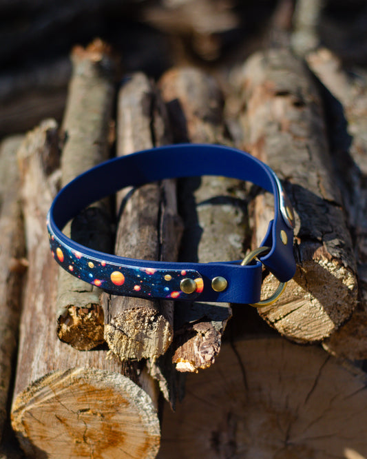 PRINTED - Porte-médaille à bande | Layered tag holder (1)