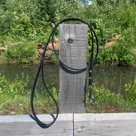 Laisse | Leash (1/2)